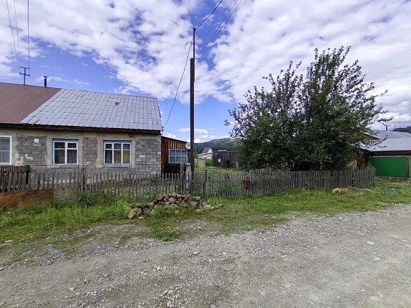 Квартира в двухквартирном жилом доме 59.1 кв. м. с. Турочак (№758)