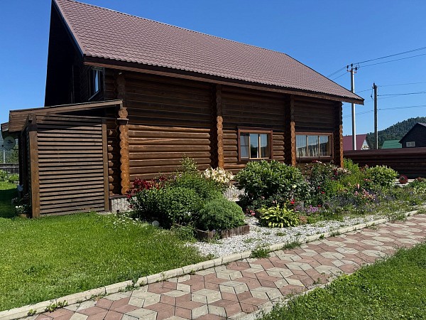 Двухэтажный дом на участке 25 соток с. Турочак (№684)