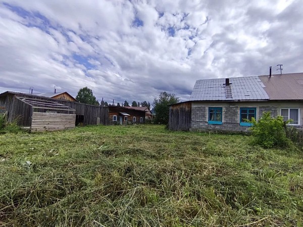Квартира в двухквартирном жилом доме 59.1 кв. м. с. Турочак (№758)